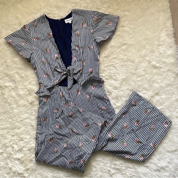 Privacy Please Navy and White Patterned Jumpsuit - Picture 3 of 12